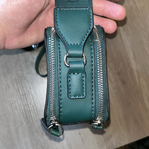 GUESS Dark green crossbody messenger bag with adjustable strap - Picture 10 of 10